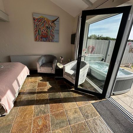 Dwylig Isa Holiday Cottages Rhuddlan Экстерьер фото