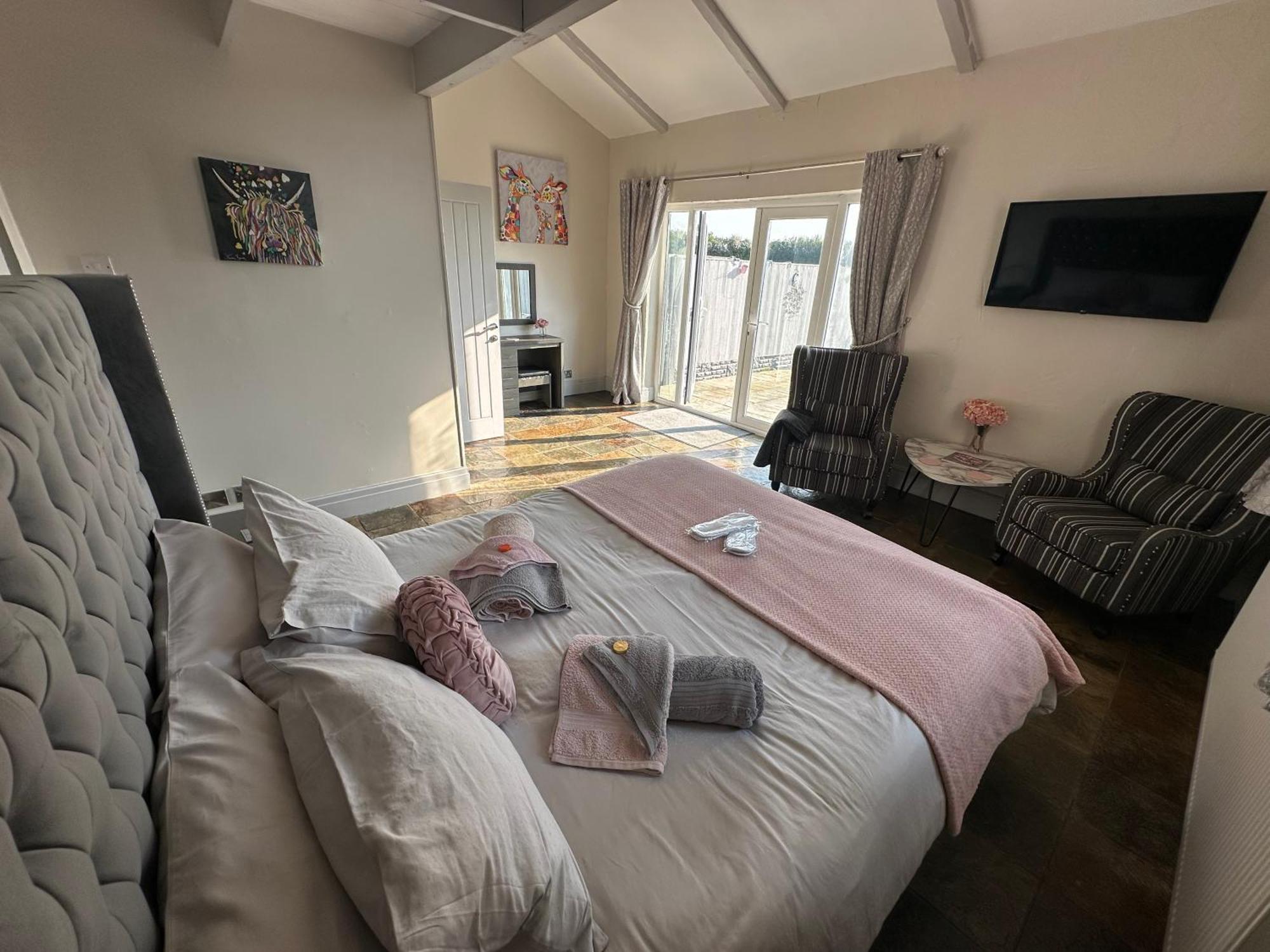Dwylig Isa Holiday Cottages Rhuddlan Номер фото